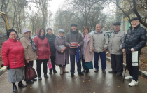 Активного жителя Фрунзенского района поздравили с юбилеем Активного жителя Фрунзенского района поздравили с юбилеем