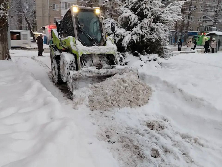 Продолжаются мероприятия по уборке города от снега и наледи