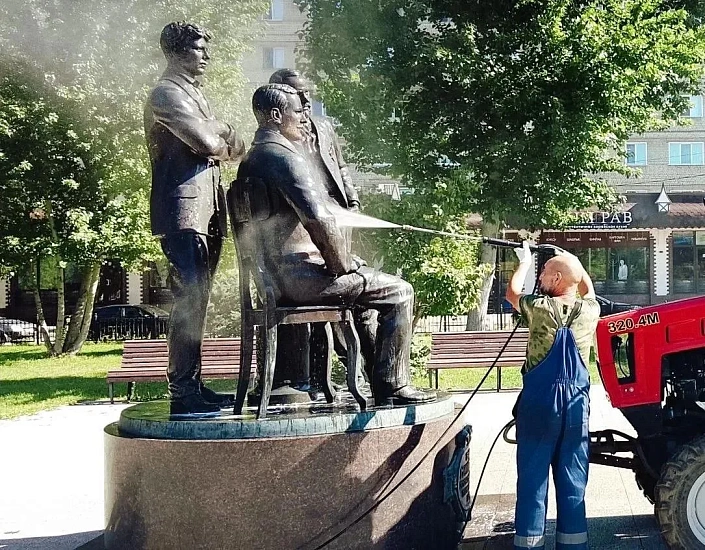 Уборка города продолжается