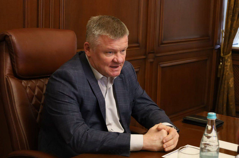 В преддверии Дня Российских студенческих отрядов глава города Михаил Исаев встретился с представителями Саратовского регионального отделения МООО «Российские студенческие отряды» 