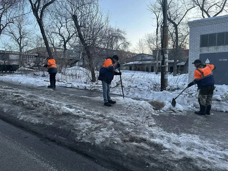 В течение ночи коммунальные службы города проводили работы по благоустройству