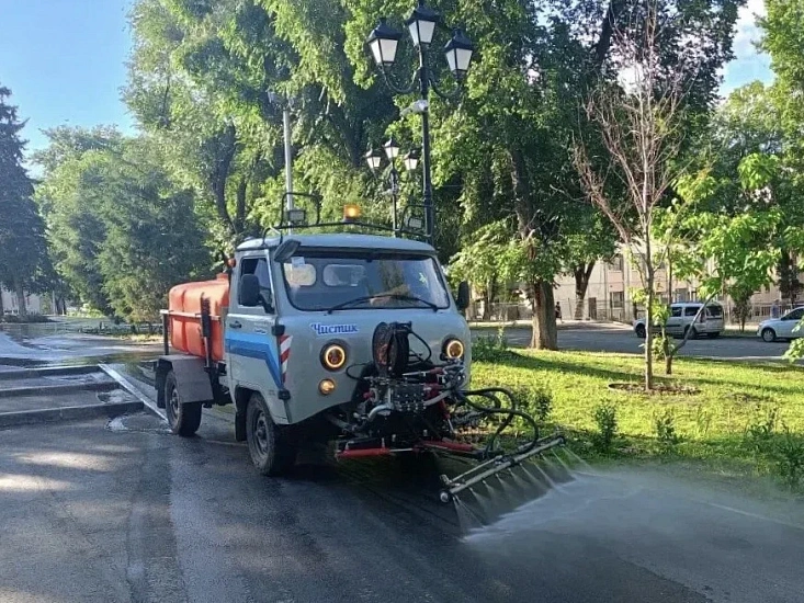 Продолжаются работы по благоустройству