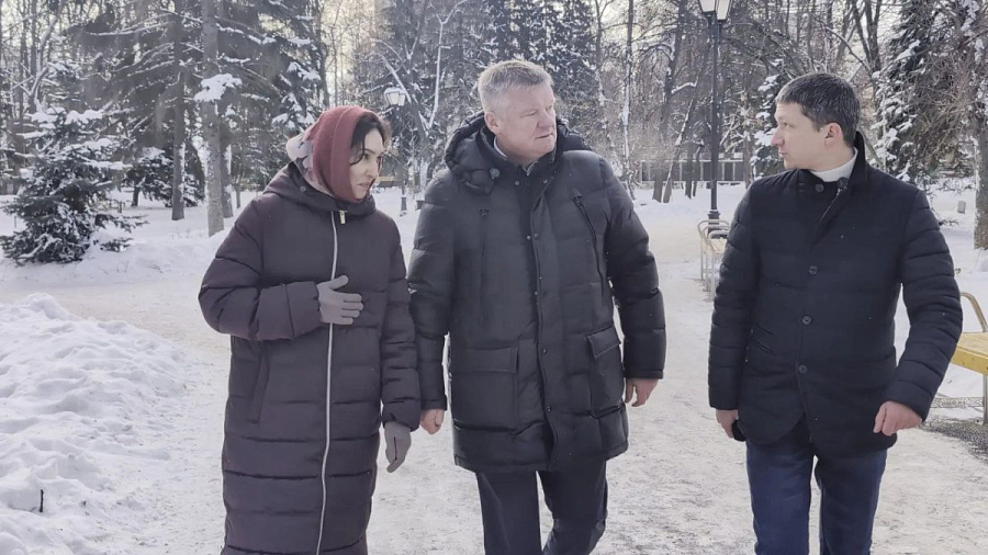 Михаил Исаев проверил качество содержания парков и скверов