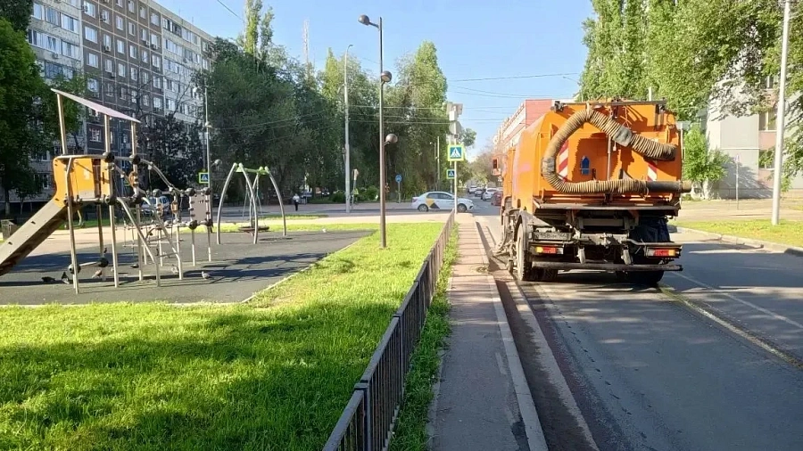 Уборка города продолжается