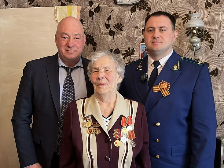 В Заводском районе поздравили с юбилеем Лунюшкину Серафиму Николаевну