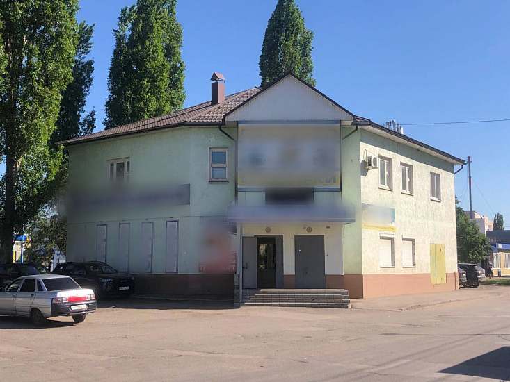 В Саратове выявлены нарушения Правил благоустройства при изменении фасадов и установке адресных знаков