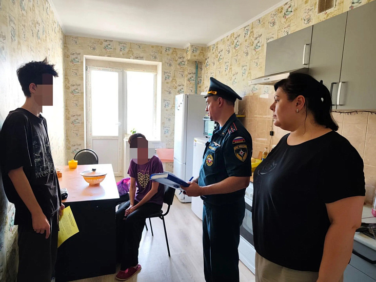 Продолжается контроль за благополучием семей 