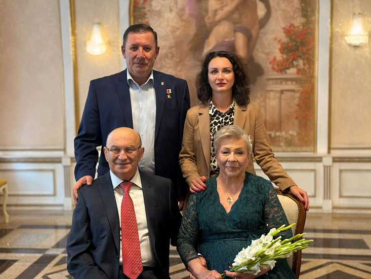 Семья Глозман отметила изумрудную свадьбу