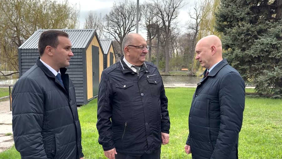 Игорь Молчанов в рамках объезда посетил Городской парк