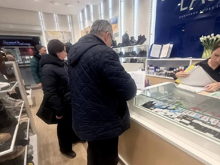 Сотрудники администрации Заводского района провели рейд, направленный на выявление случаев неформальной занятости