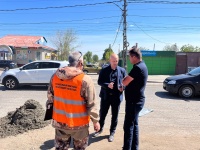 Сотрудники администрации проверили ход 
работ по ул. Танкистов