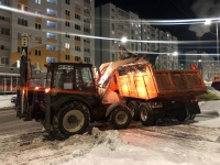 Продолжаются работы по расчистке города 
от снега и наледи