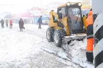 В работах по очистке Ленинского района 
от снега задействовано 108 единиц спецтехники и 1645 рабочих