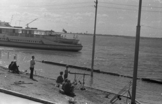 Паводок 79-го года. Рыбаки на Набережной.