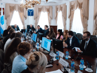 Игорь Молчанов провел совещание с профильными заместителями глав районных администраций и архитекторами Игорь Молчанов провел совещание с профильными заместителями глав районных администраций и архитекторами