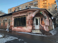 Выявлен факт самовольного изменения фасада 
многоквартирного дома