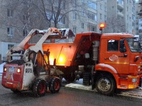 В течение ночи коммунальные службы города проводили работы по уборке снега и наледи