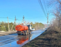 Коммунальные службы активно убирают город после зимы Коммунальные службы активно убирают город после зимы