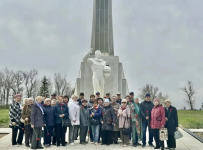 Саратовские ветераны посетили Парк покорителей космоса имени Юрия Гагарина