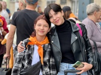 Сегодня с железнодорожного вокзала отправились отдыхать на Черноморском побережье еще 100 саратовских ребят 