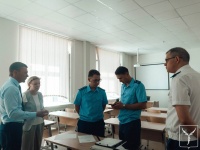 На базе школы №103 продолжает свою работу штаб для жильцов дома на Блинова