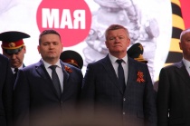 На Театральной площади состоялось торжественное прохождение войск Саратовского гарнизона, приуроченное к 80-й годовщине Великой Победы