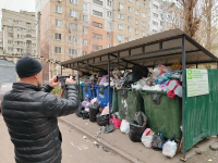 Во исполнение поручения главы города Михаила Исаева на территории района продолжается отслеживание выполнения санитарных норм в местах сбора ТКО Во исполнение поручения главы города Михаила Исаева на территории района продолжается отслеживание выполнения санитарных норм в местах сбора ТКО