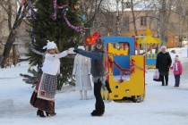 Для самых маленьких жителей Ленинского 
района организовали новогодний праздник