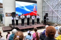 В Летнем кинотеатре на Новой Набережной состоялся гала-концерт победителей городского конкурса военной песни «Отвага, мужество и честь!»