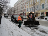 В борьбу со снегом вступила тяжелая техника