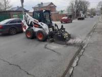 В Кировском районе ведутся мероприятия 
по ямочному ремонту