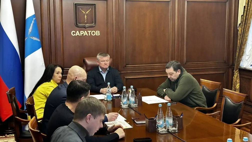 Михаил Исаев: «С председателями профильных комитетов и главами районных администраций обсудили текущую работу по уборке снега»