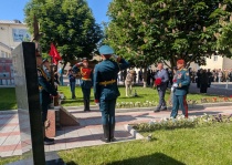Михаил Исаев: «Возложил цветы к памятнику погибшим выпускникам института войск национальной гвардии»