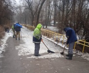 В Октябрьском районе продолжаются работы 
по благоустройству