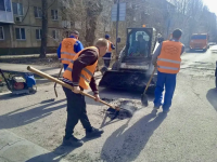 В городе продолжается текущий ремонт дорог В городе продолжается текущий ремонт дорог