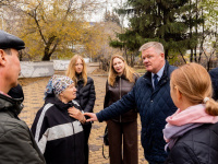 Глава города Михаил Исаев вместе с жителями Ленинского района обсудили развитие парка «Территория детства» Глава города Михаил Исаев вместе с жителями Ленинского района обсудили развитие парка «Территория детства»