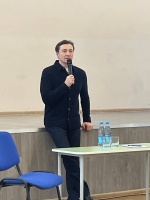 Сергей Безруков стал гостем школьного 
проекта «Ученики Табакова - ученикам Табакова»‎