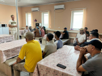 Продолжаются профилактические встречи с иностранными гражданами 