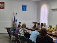 В администрации Октябрьского района состоялось рабочее совещание с руководителями подведомственных учреждений образования