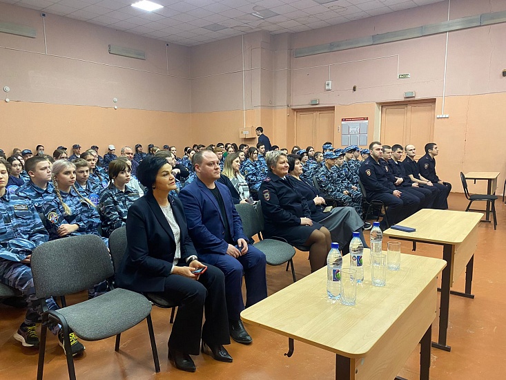 Лариса Максина поздравила участников соревнований 
«Красивые в строю, сильные в бою!»