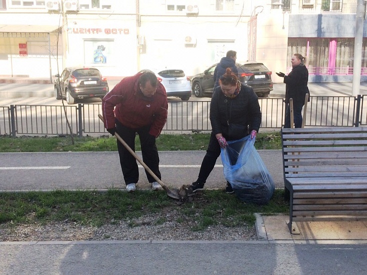 В Октябрьском районе на субботник вышли 
более 1000 человек