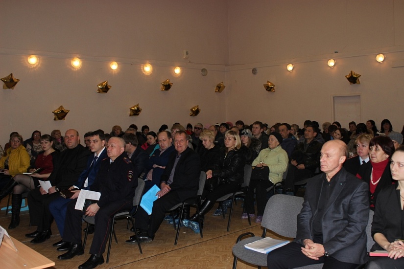В Заводском районе прошла встреча представителей 
администрации района с населением