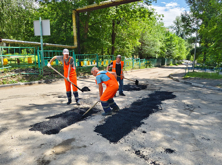 Продолжается текущий ремонт улично-дорожной 
сети