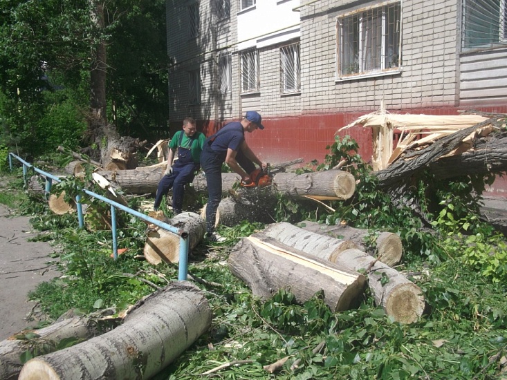 В Заводском районе ликвидируют последствия 
непогоды