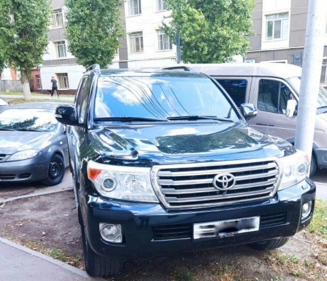 В Октябрьском районе продолжаются мероприятия 
по выявлению нарушений правил парковки автотранспортных средств