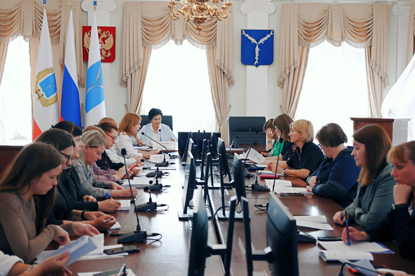 Состоялось заседание постоянно действующего штаба при комиссии по делам несовершеннолетних и защите их прав при городской комиссии.