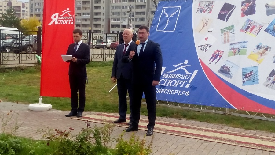 В Саратове торжественно открыли аллею 
спортивной славы