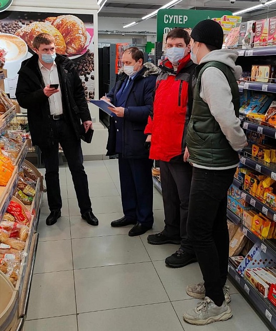 Глава администрации Кировского район провел 
мониторинг цен на продукты и лекарства