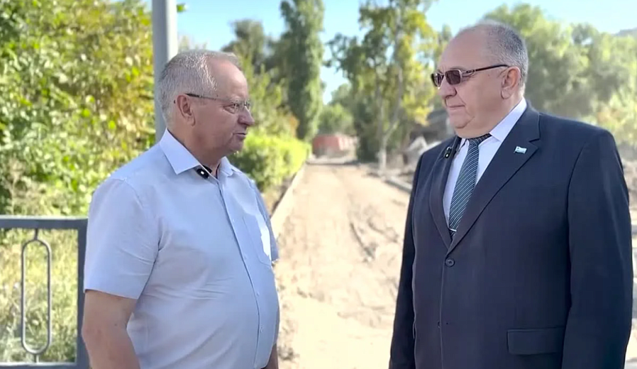 Игорь Молчанов рассказал о благоустройстве сквера на улице Астраханской