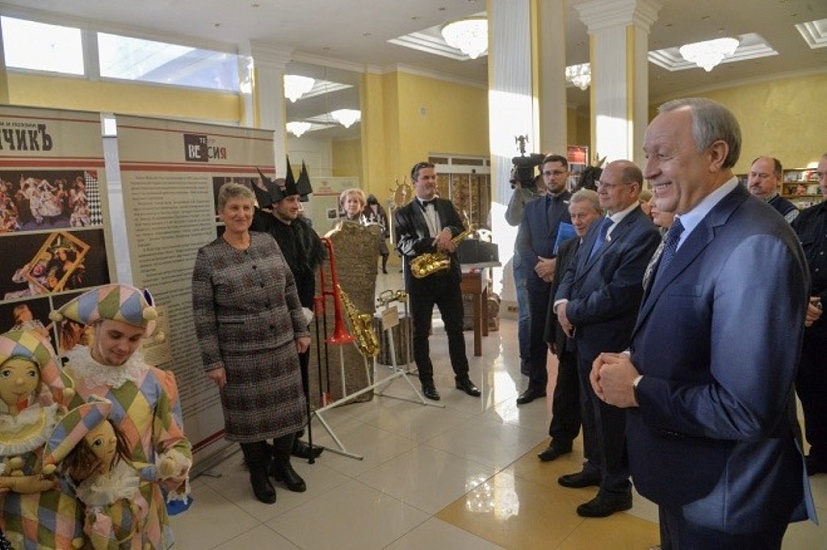 Муниципальные театры Саратова приняли 
участие в выставке, приуроченной к Году театра